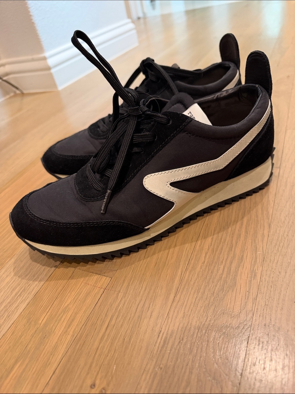 Rag & Bone Retro Runner Women’s Sneakers - new Condition never worn outside